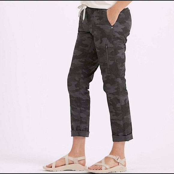 Vuori Small‎ Black Camo Ripstop Pants - Picture 2 of 8